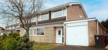 3 bedroom semi-detached house to rent