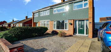 3 bedroom semi-detached house for sale