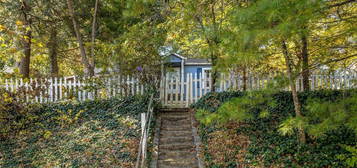 575 Buena Vista Ln, Hendersonville, NC 28791