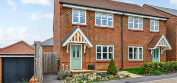 3 bedroom semi-detached house for sale