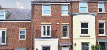 5 bed terraced house to rent