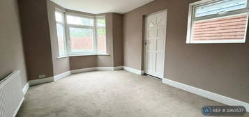 5 bedroom terraced house