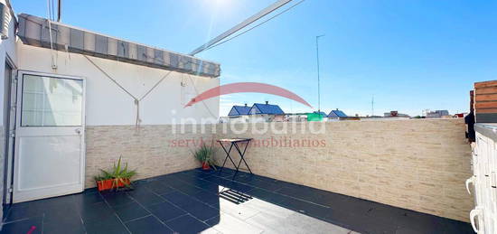 Ático en venta en Calle Corral de las Maravillas, Pino Montano - Consolación