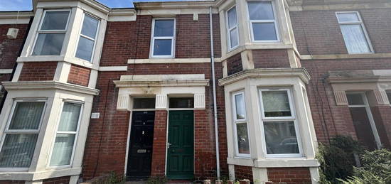 Flat to rent in Helmsley Road, Sandyford, Newcastle Upon Tyne NE2