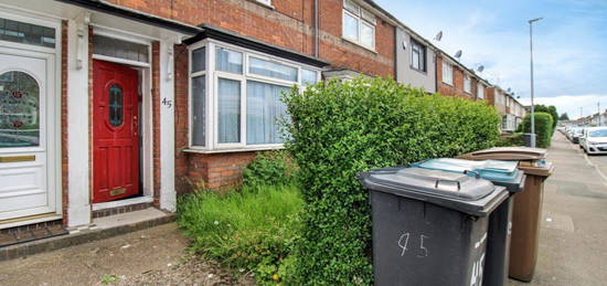 Terraced house to rent in Connaught Road, Luton LU4