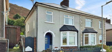 3 bed semi-detached house for sale