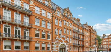 Flat to rent in Kensington Court, London W8