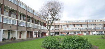 Maisonette for sale in Southwater Close, London E14