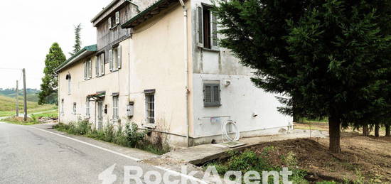 Rustico e casale in vendita in strada Provinciale 61