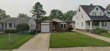 3021 Strathmoor Ave, Toledo, OH 43614