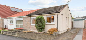 2 bed semi-detached house for sale