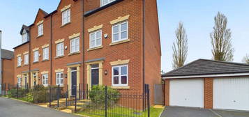 3 bed town house for sale