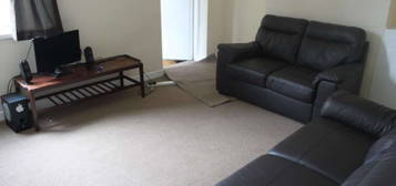 4 bed end terrace house to rent