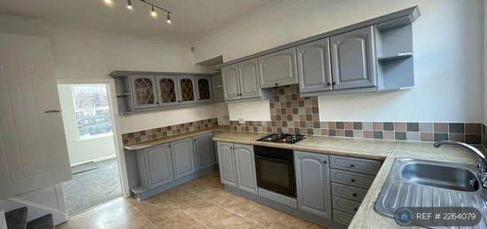 4 bedroom terraced house