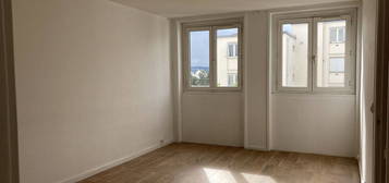 Appartement  à louer, 3 pièces, 2 chambres, 52 m²