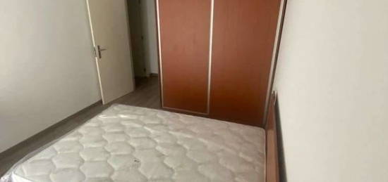 Quarto para arrendar em Guimarães