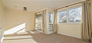 Flat to rent in Lemsford Road, St.Albans AL1