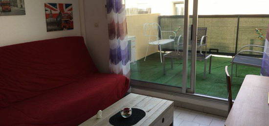 Studio avec terrasse rue Dhuoda à Nîmes