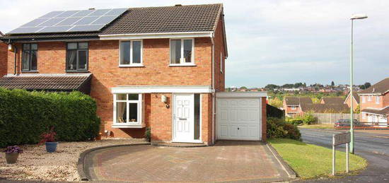 3 bedroom semi-detached house for sale