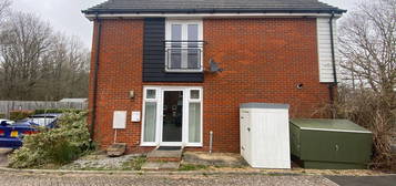 1 bed semi-detached house to rent