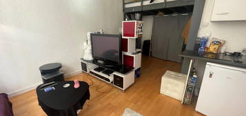 Location appartement 1 pièce 27 m²