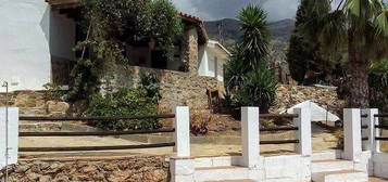 Casa rural en calle El Corralón en Canillas de Aceituno