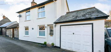 3 bedroom link detached house for sale