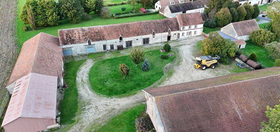 Corps de ferme à vendre, fort potentiel