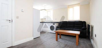 2 bed flat to rent