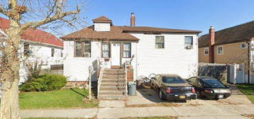 1043 Delaware Ave, Island Park, NY 11558