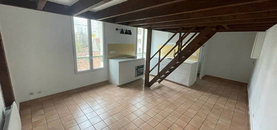 Studio  à louer, 1 pièce, 29 m², Étage 3/4