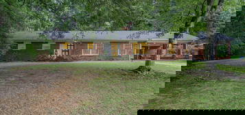1210 Shady Bluff Dr, Charlotte, NC 28211