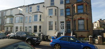 Flat to rent in Albert Road, Margate CT9