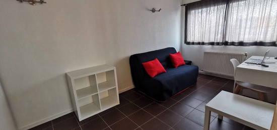 Studio appartement T1 meublé 23 m2 2 pièces Bordeaux 600 CC