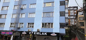 67 EMLAK TAN CADDE ÜZERİNDE KULLANIŞLI 3+1 DAİRE