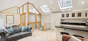 Terraced house to rent in Moreton Terrace Mews South, London SW1V