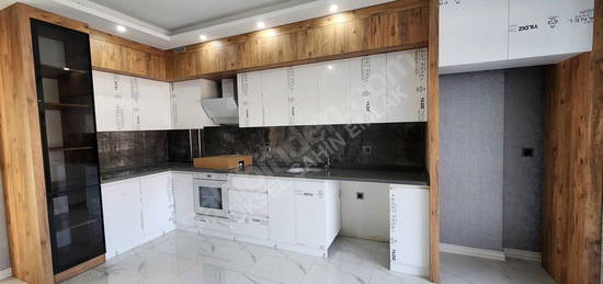 YÜKSEL ŞAHİNDEN PARSANADA KAPALI OTOPARKLI ASANSÖRLÜ 3,5+1 DAİRE