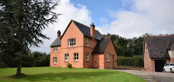 4 bedroom detached house