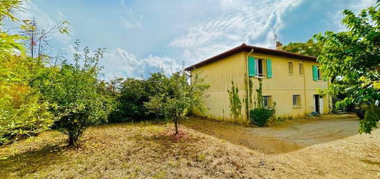 Opportunité rare - Neffies - Maison avec deux terrains constructibles