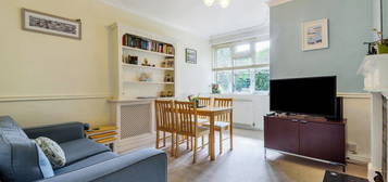 Flat to rent in Windlesham Grove, London SW19