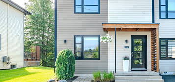 218, 29e Rue
                        Notre-Dame-des-Pins