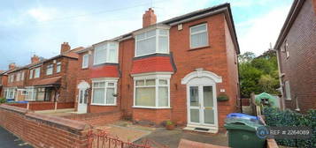 3 bedroom semi-detached house