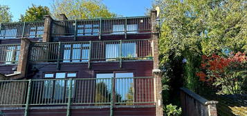 Flat to rent in Briary Road, Bristol BS20