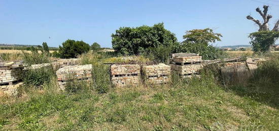 CASOLARE DA RISTRUTTURARE CON TERRENO VISTA MARE E