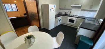 2 bed shared accommodation to rent