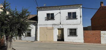 Casa adosada en Pajares de Adaja