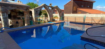 Chalet pareado en venta en calle del Pi