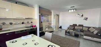 Apartament modern 3 camere 2 balcoane si parcare zona Calea Cisnadiei