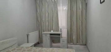 Inchiriez apartament now decomandat cu 2 camere pe Mihai Viteazu