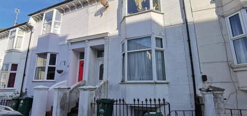 5 bed terraced house to rent